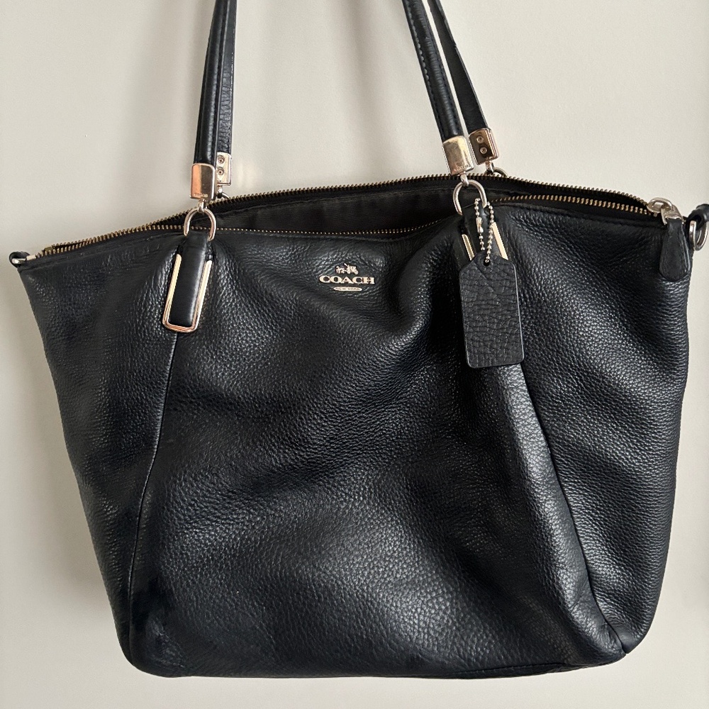 Coach leather Handbag -crossbody + shoulder - good condition